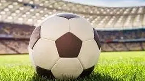 莱比锡战平赫塔10人作战，沙尔克遭遇三连败10轮未尝胜绩